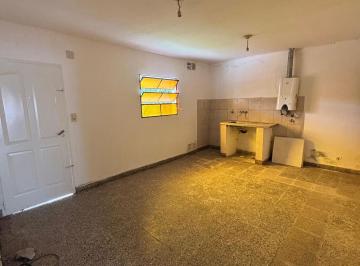 Casa · 71m² · 3 Ambientes · 1 Cochera · Se Vende Casa 2 Dorm., Cochera y Patio!