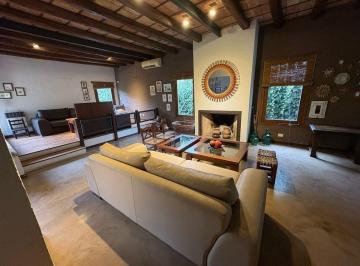 Casa · 265m² · 6 Ambientes · 3 Cocheras · Casa 6 Ambientes en Venta en Lujan Barrio Privado