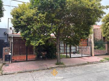Casa · 190m² · 4 Ambientes · 2 Cocheras · Casa en Venta Barrio San Francisco