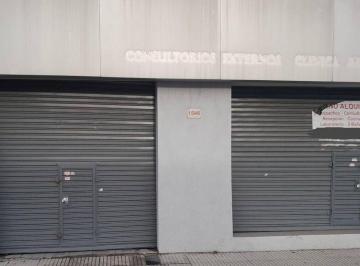 Local comercial · 200m² · Alquiler Local Comercial, Av Hipolito Yrigoyen.