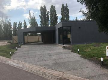 Casa · 206m² · 6 Ambientes · 2 Cocheras · Casa Venta Lar de Vieytes III Lujan de Cuyo