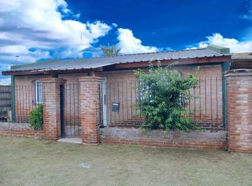 Casa · 75m² · 3 Ambientes · 4 Cocheras · Venta Casa Barrio P Matheu con Pileta Apto Crédito