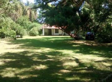 Quinta vacacional · 131m² · 2 Dormitorios · Se Vende Casa en Colastine con Parque de 2819 m²
