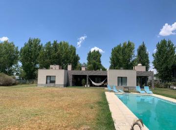 Casa · 221m² · 5 Ambientes · 2 Cocheras · Casa en Fincas de San Vicente