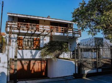 Casa · 650m² · 8 Ambientes · 4 Cocheras · Alquilo Comercial o Vivienda a m de Rafael Nuñez