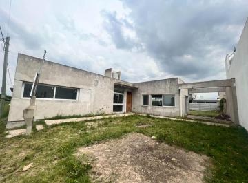 Casa · 71m² · 2 Ambientes · Casa en Venta La Plata a Terminar con Parque