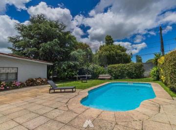 Casa · 195m² · 7 Ambientes · 3 Cocheras · Venta Casa 4 Dorm Piscina y Barb. Carrassco Norte