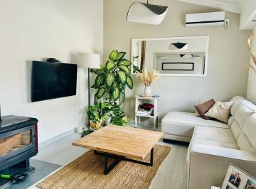Casa · 101m² · 4 Ambientes · Venta Casa PH La Blanqueada 2 Dorm.