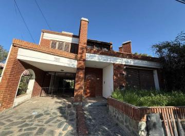 Casa · 211m² · 6 Ambientes · 1 Cochera · Casa en Venta en Pergamino
