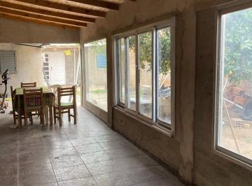 Casa · 72m² · 3 Ambientes · 2 Cocheras · Se Vende Casa 2 Dorm, Cochera y Patio en Santa Fe