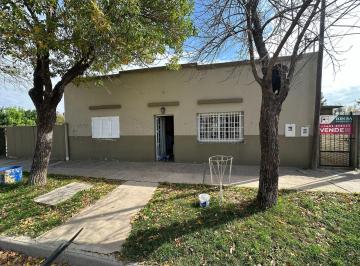 Casa · 152m² · 4 Ambientes · 1 Cochera · Casa en Egusquiza