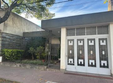 Casa · 257m² · 6 Ambientes · 2 Cocheras · Casa en Barrio 30 de Octubre