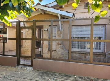 Casa · 100m² · 3 Ambientes · 3 Cocheras · Chalet 3 Ambientes Ramos Mejia Venta