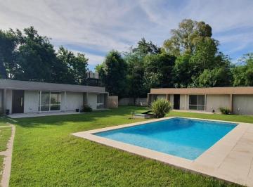 Departamento · 70m² · 3 Ambientes · 1 Cochera · Casa en Alquiler Tres Ambientes con Jardin