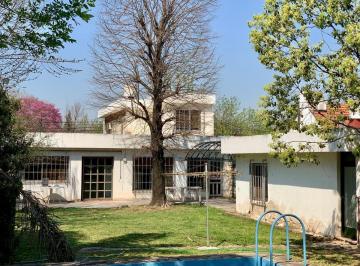 Casa · 237m² · 4 Ambientes · 2 Cocheras · Morrison 7674 4 Dorm. con Jardin y Pileta Venta