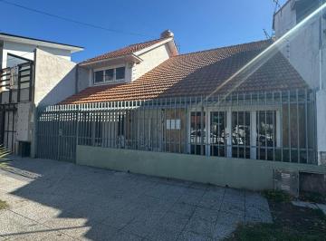 Casa de 5 ambientes, Mar del Plata · Chalet 5 Ambientes, Estilo Marplatense, Nueva Pompeya.