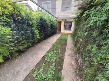 Casa de 3 ambientes, Almirante Brown · Duplex Al Frente, Zona de Comercios y a 150 m de Av Espora