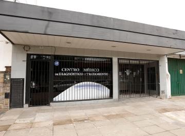 Consultorio de 15 ambientes, Liniers · Alquiler Centro Médico, con Habilitación, Equipado con Quirófano Ambulatorio.