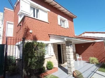 Casa de 5 ambientes, Mar del Plata · Chalet de 5 Ambientes en Dos Plantas a 100 m del Mar en La Perla