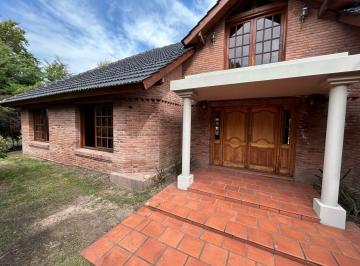 Casa de 7 ambientes, Malvinas Argentinas · Casa - Quinta B° El Cortijo Viejo en 1.888 M²