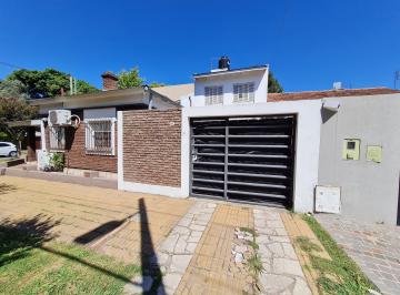 PH · 80m² · 3 Ambientes · 1 Cochera · PH en Alquiler - 3 Amb con Garage
