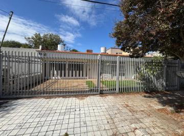 Frente · Vendo Casa 3 Dor, con Pileta Excelente Ubicación, Alto Verde.