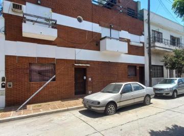 PH de 3 ambientes, Parque Avellaneda · PH Tipo Casa de 3 Ambientes con Patio y Quincho - Nuevo Ingreso