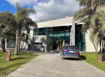 Casa · 720m² · 8 Ambientes · 1 Cochera · Venta Casa Club de Campo San Diego Moreno