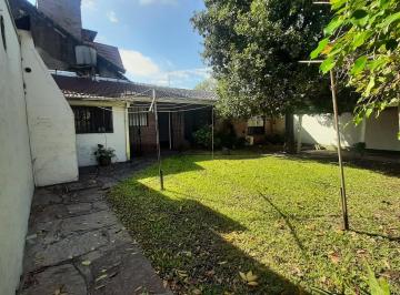 Casa de 2 ambientes, Lomas de Zamora · Venta - Lindo Inmueble - Casa con Locales. Actualmente con Renta