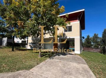 Casa · 160m² · 4 Ambientes · 7 Cocheras · Alquiler Casa San Sebastián