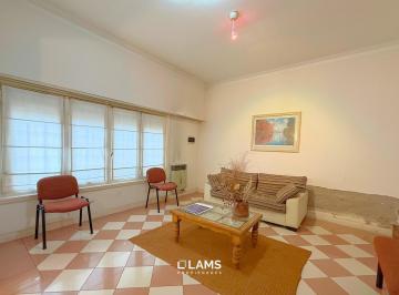 Casa · 150m² · 6 Ambientes · 1 Cochera · Chalet en Venta - 6 Ambientes - La Perla