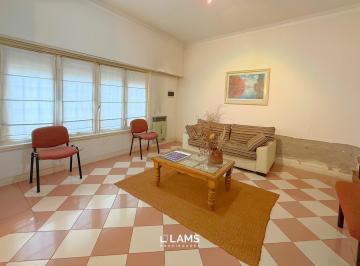 Casa · 150m² · 6 Ambientes · 1 Cochera · Venta - Amplio Chalet 6 Ambientes Apto Crédito - Zona La Perla