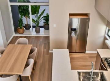 PH · 145m² · 4 Ambientes · 1 Cochera · PH Cuatro Ambientes, Lamadrid 2700. Venta.