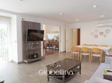 Foto · Casa 3 Dorm. Fondo Espacio Verde en El Bosque Mayormente Planta Baja Vista a Las Sierras con P