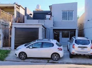 Casa en Venta de 9 ambientes Villa Centenario · Propiedad en Venta.