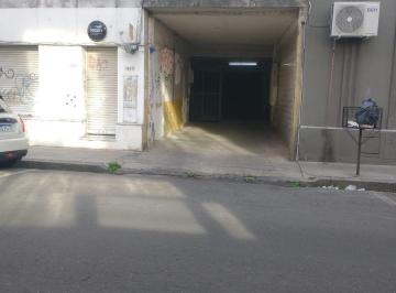 Garage · 12m² · 1 Cochera · Royo Inmobiliaria Alquila Cochera en Pleno Centro de La Ciudad