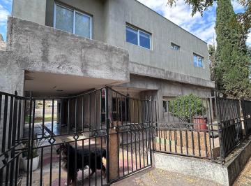 Casa de 8 ambientes, Mayor Drummond · Casa en Alquiler en Excelente Zona de Mendoza Cercanía Museo Fader