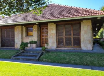 Casa de 4 ambientes, Mar del Plata · Chalet Estilo Mar del Plata Todo en P Baja