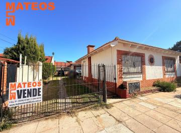 Casa de 3 ambientes, Mar del Tuyú · Venta Chalet Semi Independiente Sobre Calle Asfaltada Zona Céntrica