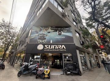 Local comercial · 190m² · 190 Ambientes · Oportunidad Local con Depto en Esquina - Super Transitada - Sc