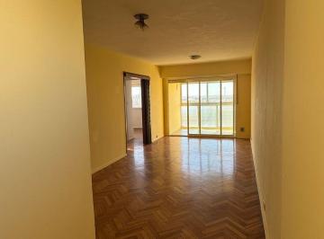 Entrada a living · Departamento en Piso 10, Céntrico, Amplio, Luminoso y con Vista Abierta