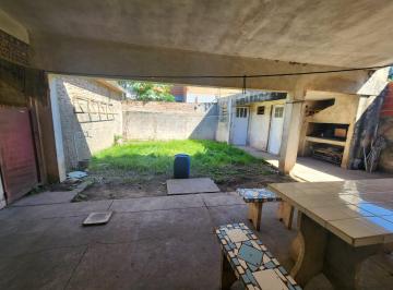 Casa · 1m² · 6 Ambientes · 1 Cochera · Amplia Casa en Alquiler 3 Dorm. Cochera en Galvez