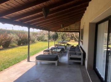 Casa · 380m² · 13 Ambientes · 2 Cocheras · Av Fuerza Aérea 3102 Retasada