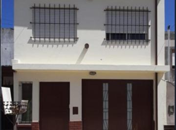 Casa · 106m² · 3 Ambientes · 1 Cochera · Venta Duplex 3 Ambientes en Zarate Apto Credito
