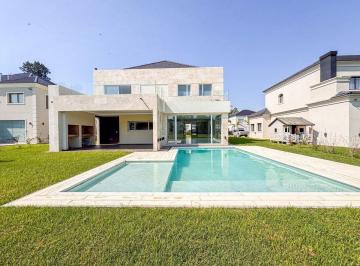 Casa · 450m² · 7 Ambientes · 4 Cocheras · Venta Casa en Saint Thomas - Financiacion