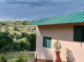 Casa · 140m² · 8 Ambientes · 2 Cocheras · Casa en Tanti 3 Dor, Lote 3420 m² Salida Al Arroyo