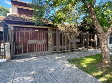 Casa · 180m² · 4 Ambientes · 3 Cocheras · Casa en Venta 4 Ambientes. Morón. Oportunidad