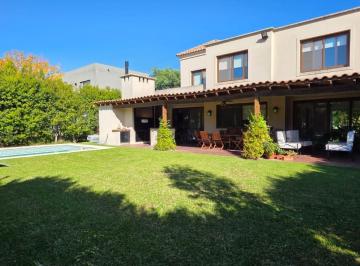 Casa de 5 ambientes, Tigre · Casa en Venta 3 Dorm, Family, Dep. Serv, S/lote Interno, Impecable!