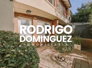 Casa · 154m² · 4 Ambientes · 2 Cocheras · Triplex a La Venta en Adrogué