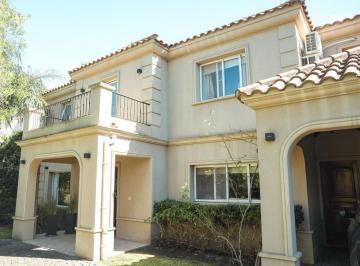 Casa · 22m² · 6 Ambientes · 5 Cocheras · Casa - La Montura
